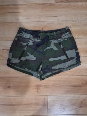 TNA Women’s Size XXS Camo Shorts